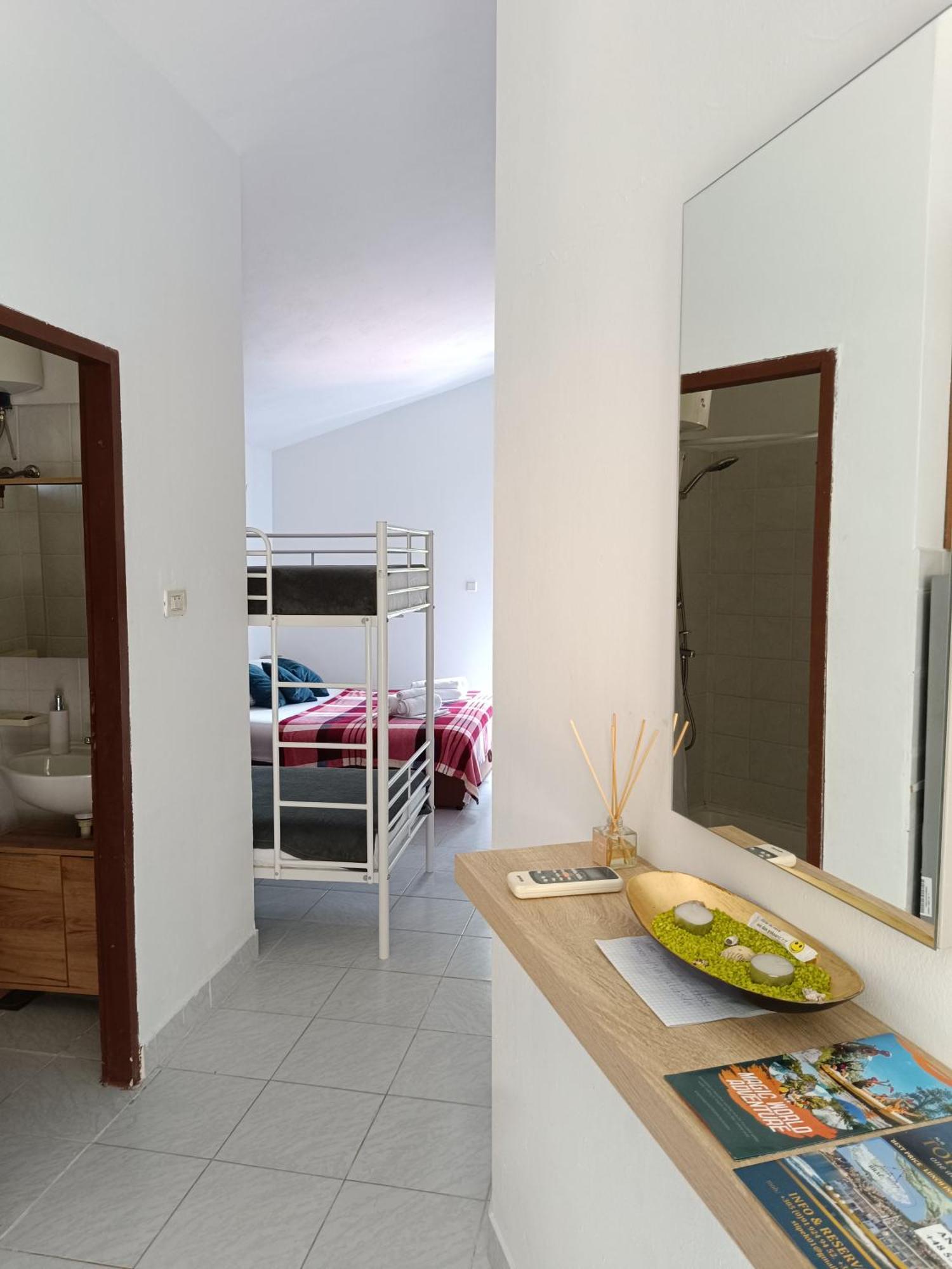 Studio Apartmani Tucic Целина Екстериор снимка